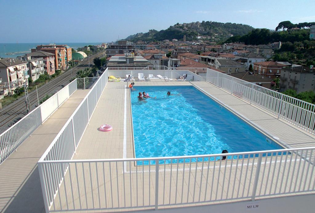 Residence I Delfini Cupra Marittima Buitenkant foto