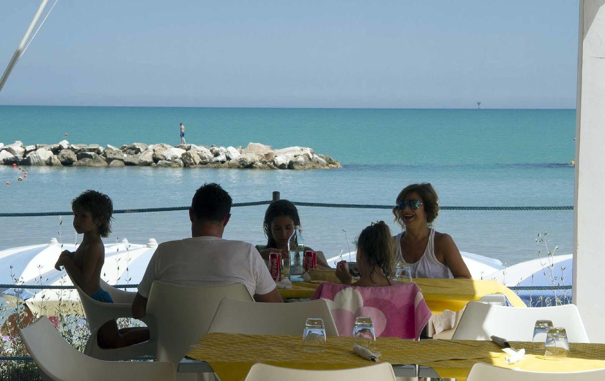 Residence I Delfini Cupra Marittima Buitenkant foto