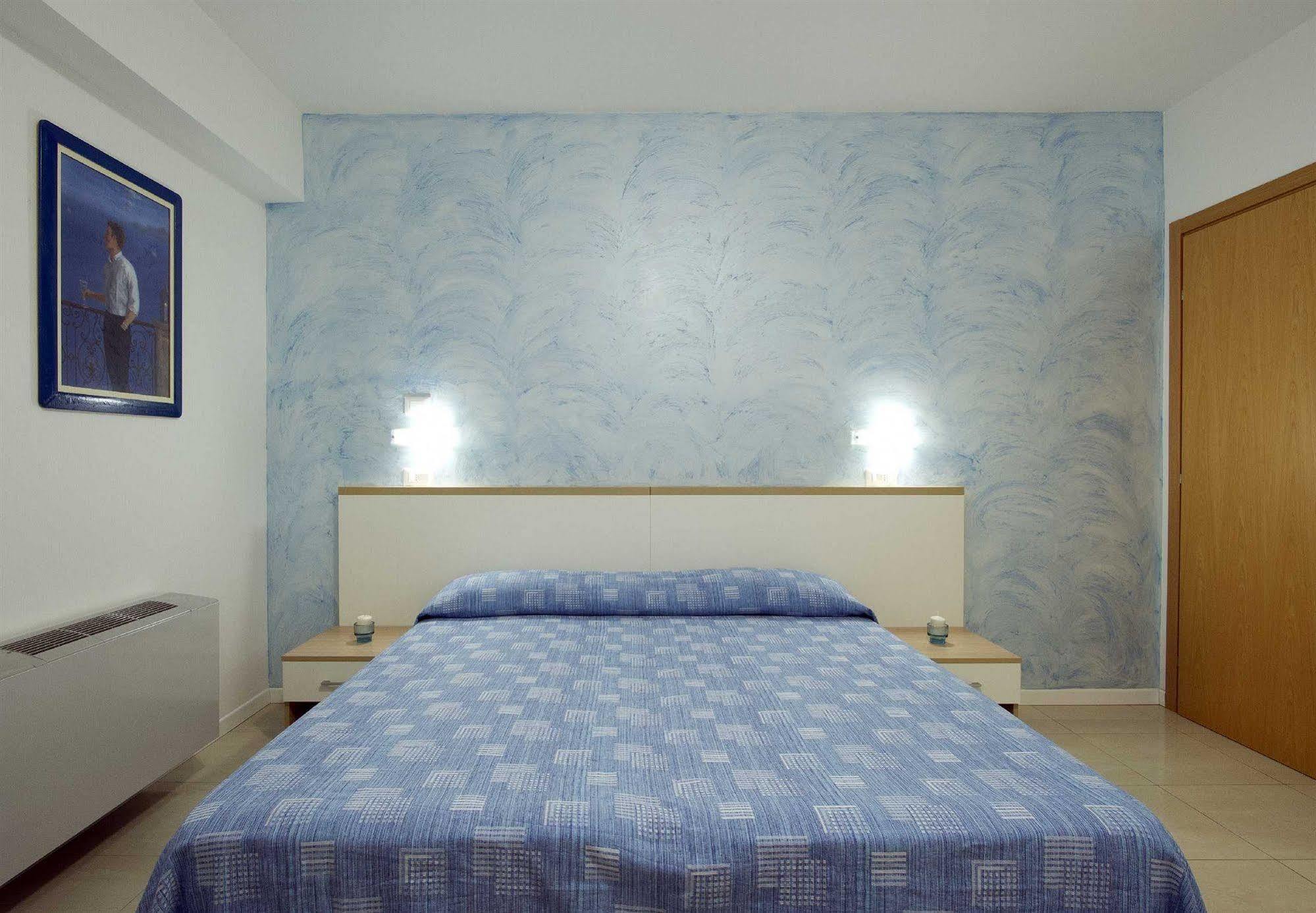 Residence I Delfini Cupra Marittima Buitenkant foto
