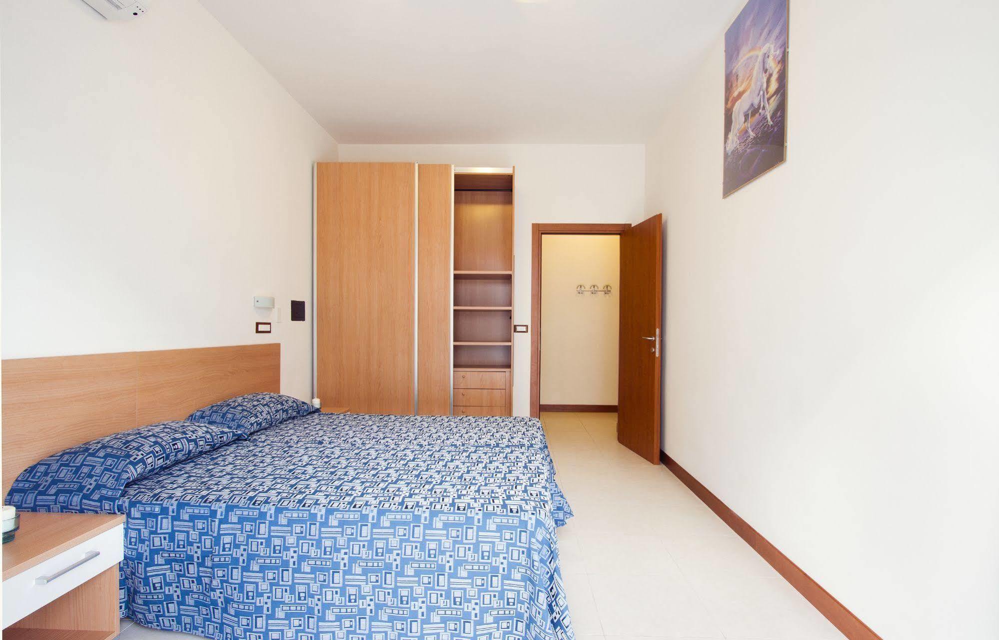 Residence I Delfini Cupra Marittima Buitenkant foto