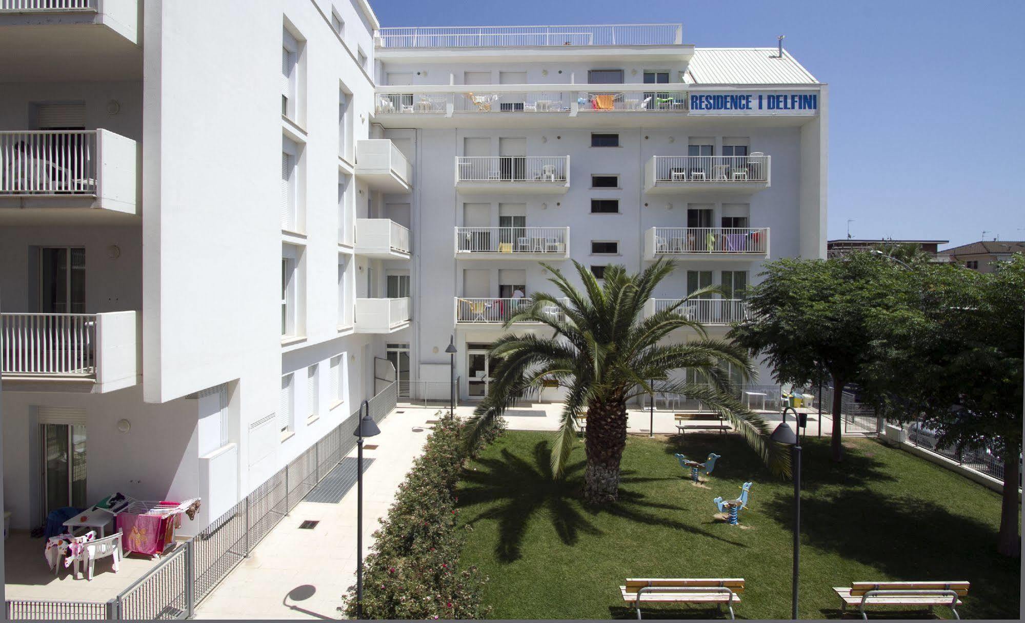 Residence I Delfini Cupra Marittima Buitenkant foto