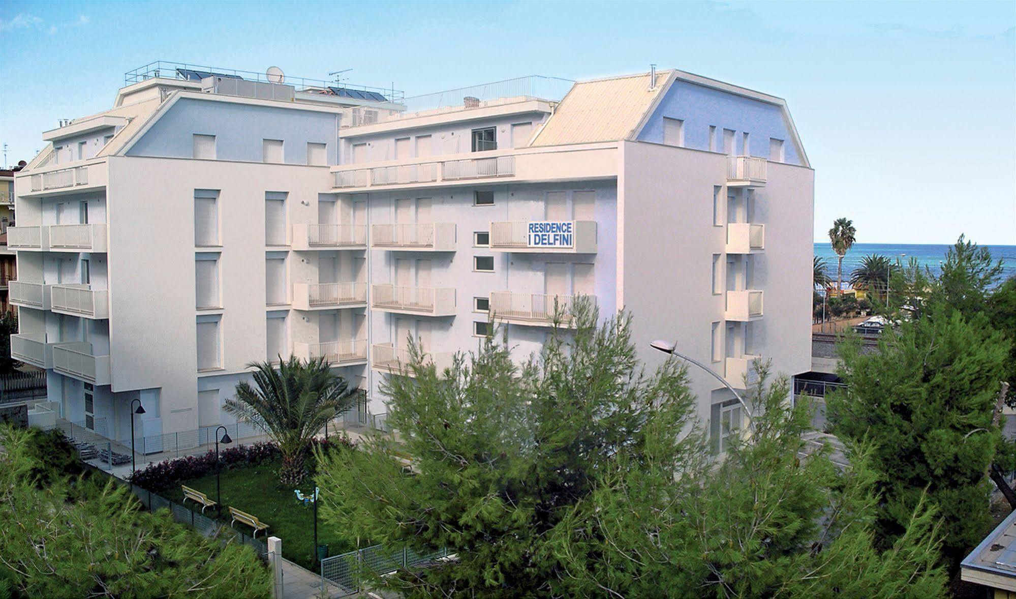 Residence I Delfini Cupra Marittima Buitenkant foto