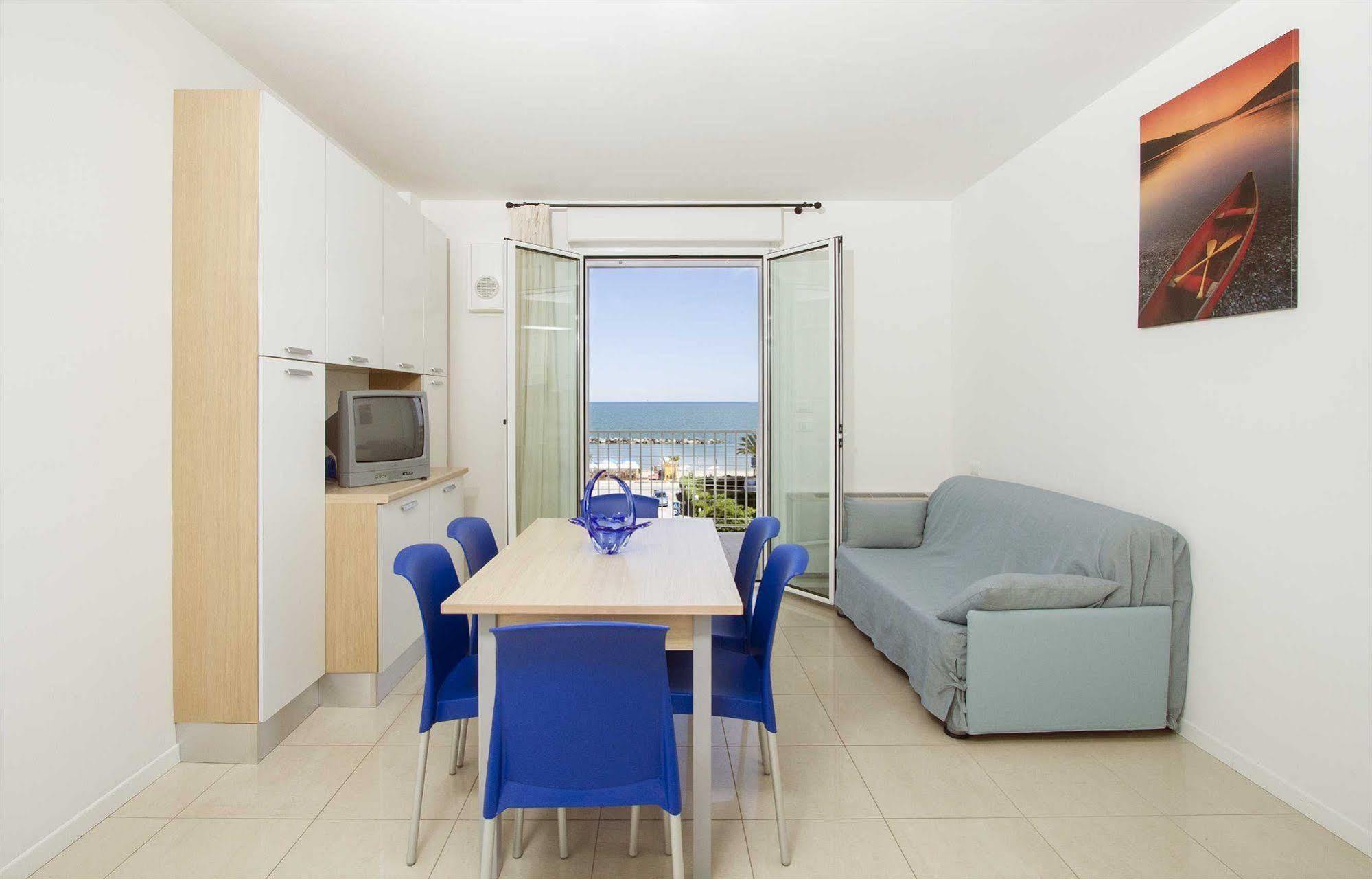 Residence I Delfini Cupra Marittima Buitenkant foto